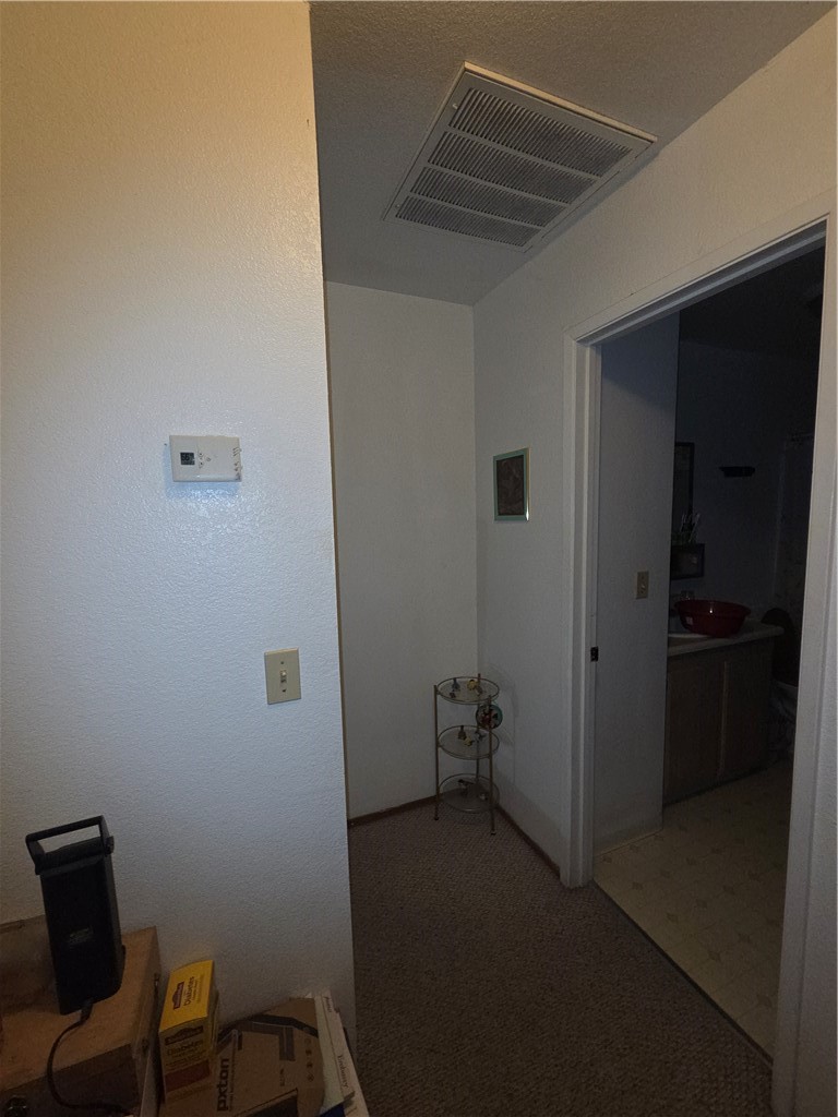 565 North Street Corning, CA 96021 - Photo 14 of 30 Upstairs Hall/Landing view of Bath entry.