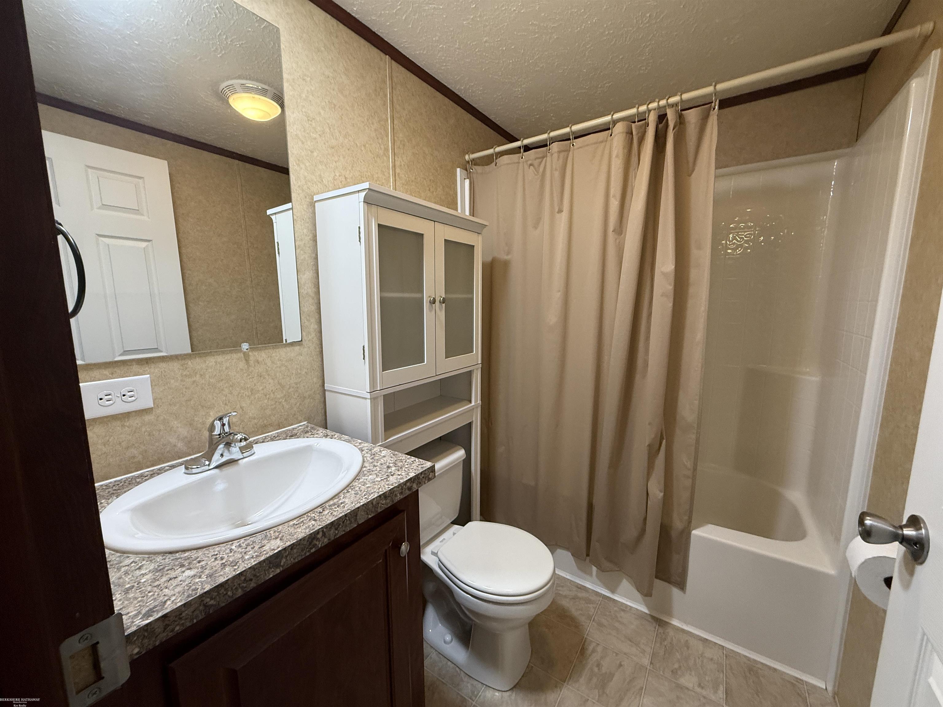 4539 Carlton Road Sterling Heights, MI 48310 - Photo 16 of 19