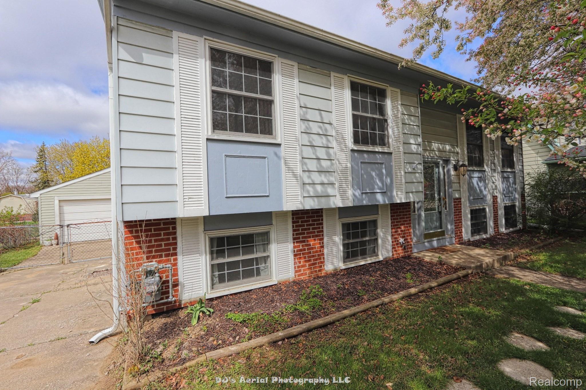 9223 Sheldon Road Plymouth, MI 48170 - Photo 3 of 46 Enhanced-1293_InPixio.jpg