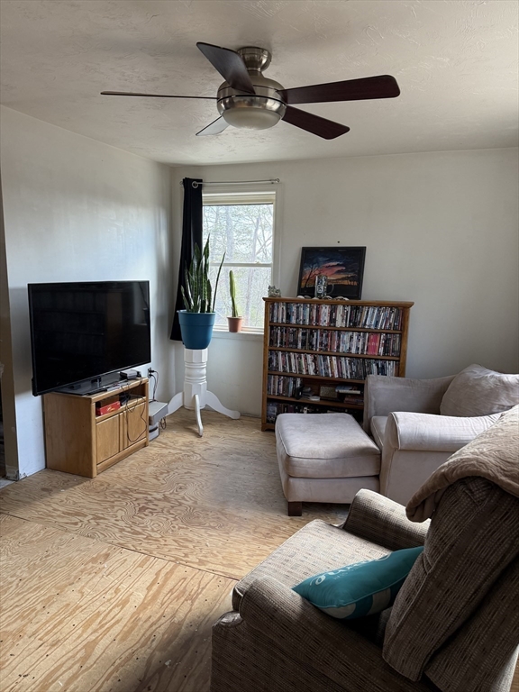 335 Mashapaug Road Holland, MA 01521 - Photo 10 of 18