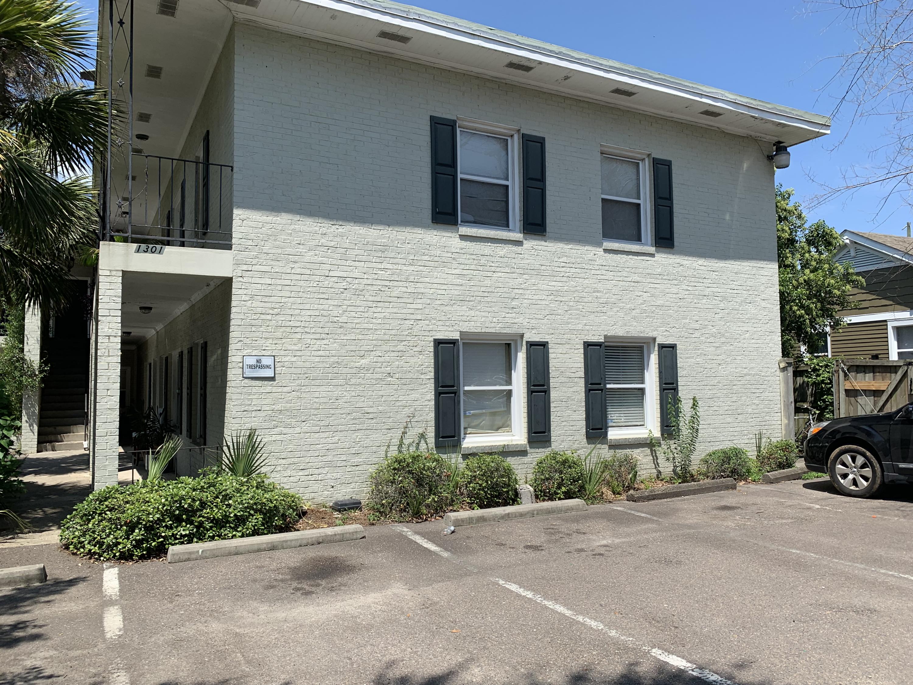 1301 Rutledge Avenue, Unit 3 Charleston, SC 29403 - Photo 2 of 10 4641DAF4-A772-4BB8-883D-501623BE639C
