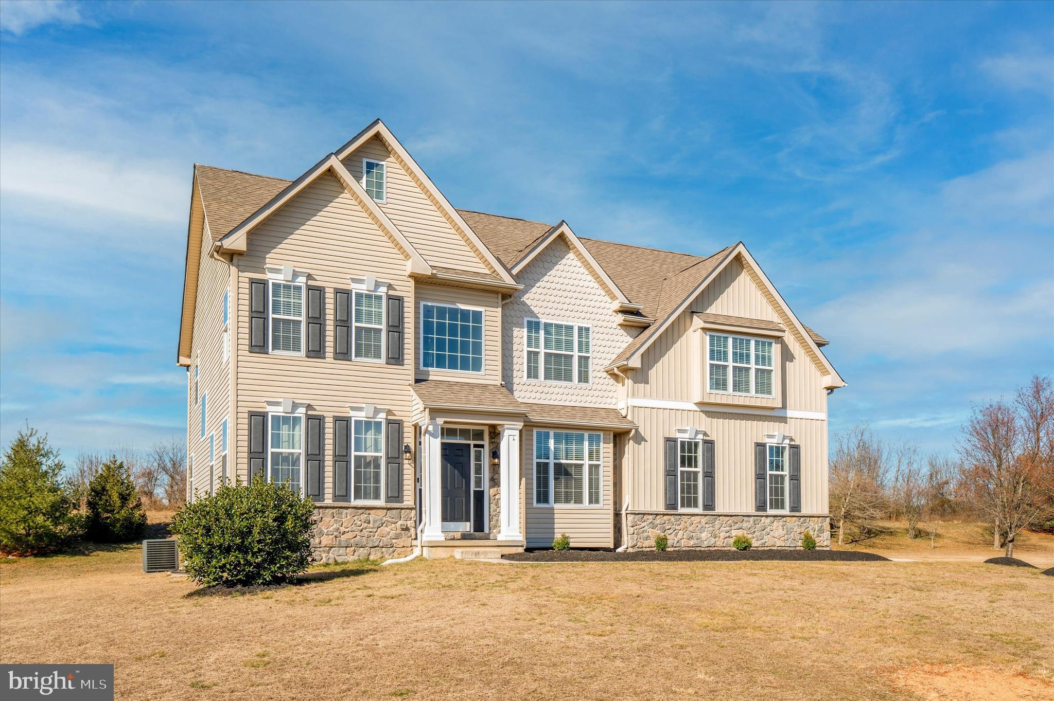 304 Friedman Drive New Castle, DE 19720 - Photo 2 of 40 Vinyl Siding - New Landscaping