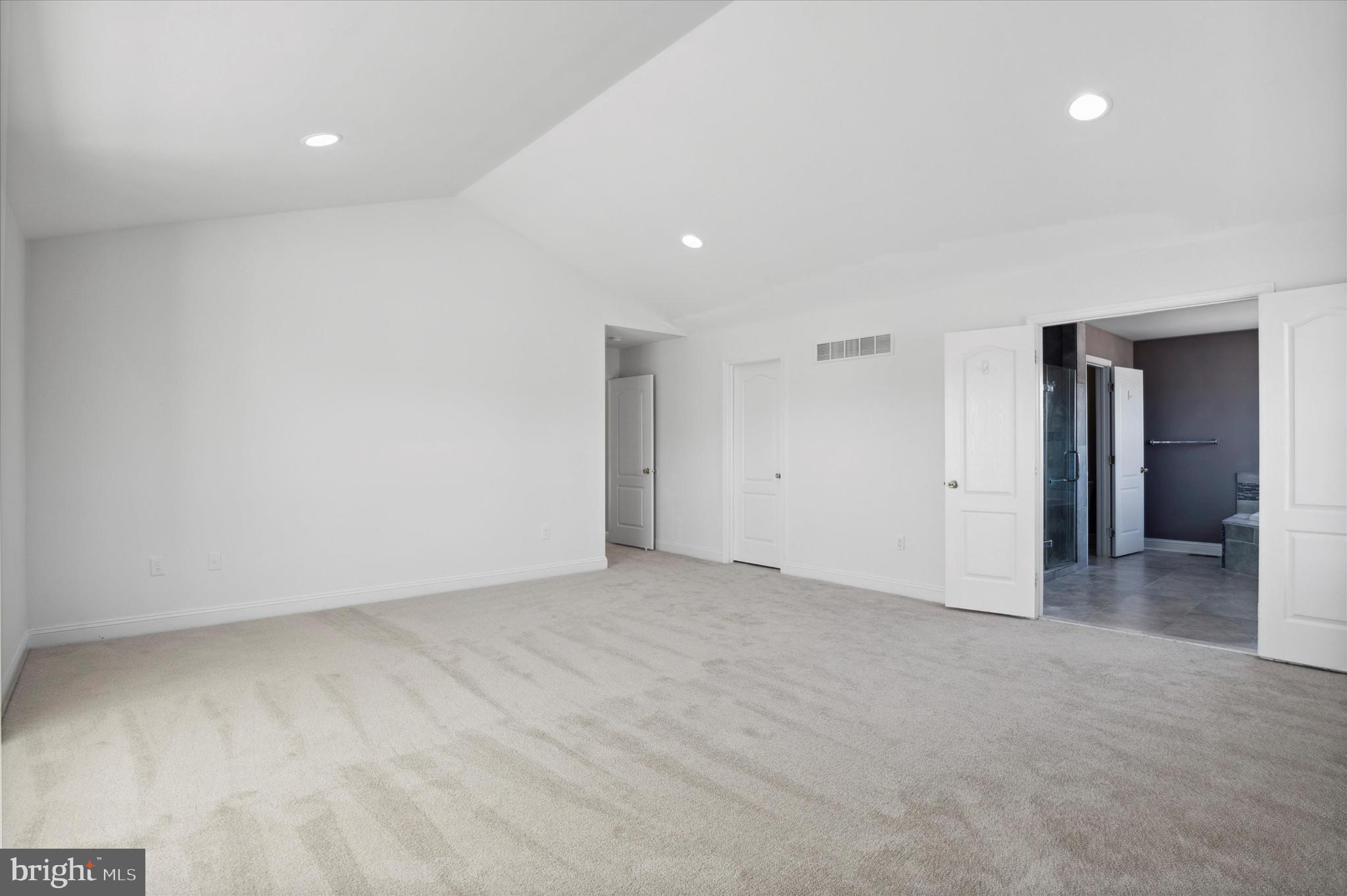 304 Friedman Drive New Castle, DE 19720 - Photo 22 of 40 Recessed Lighting