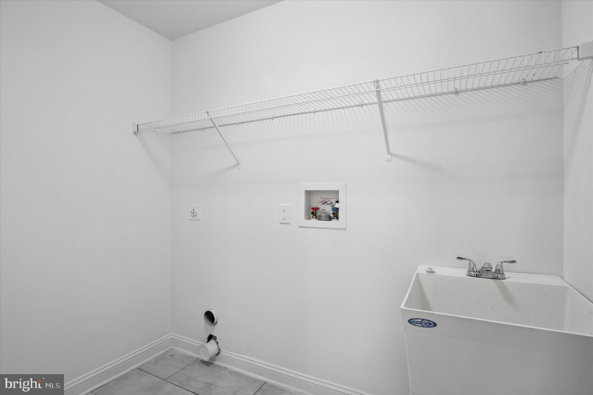 304 Friedman Drive New Castle, DE 19720 - Photo 25 of 40 Laundry Room