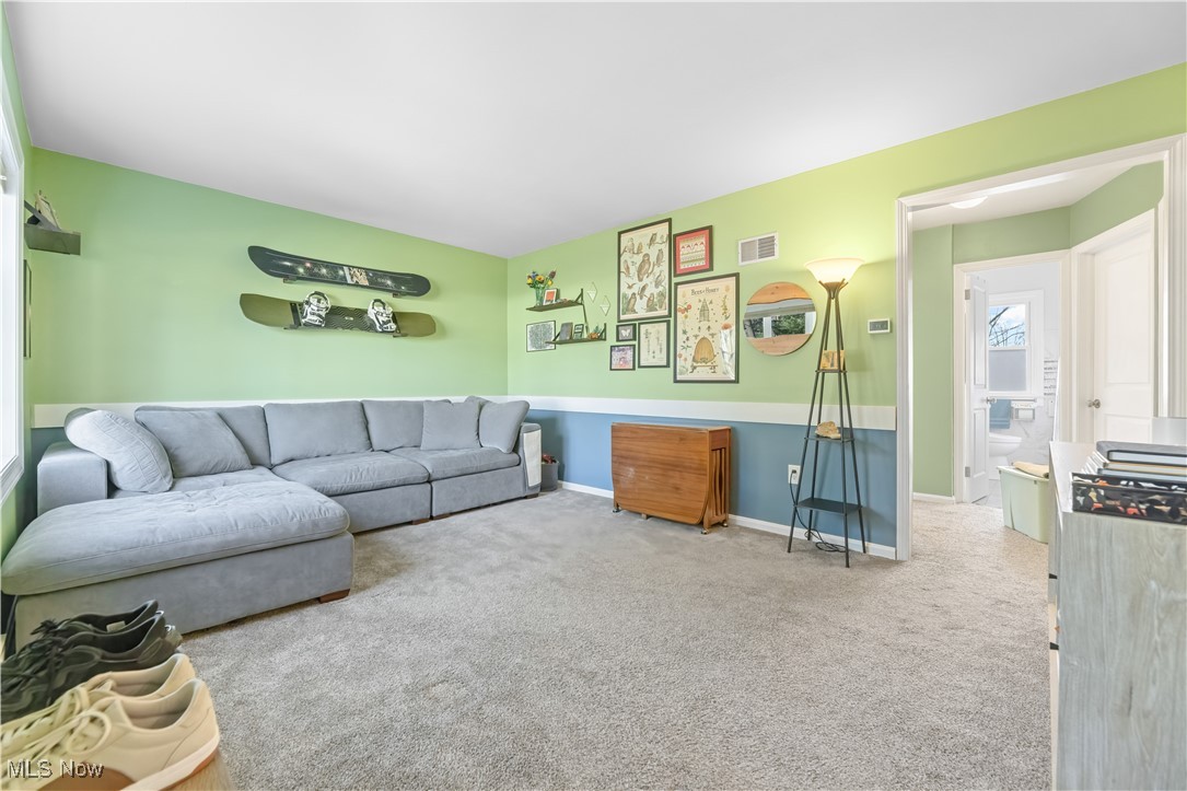 557 Hilliard Road Elyria, OH 44035 - Photo 3 of 38 Gallery Image 3