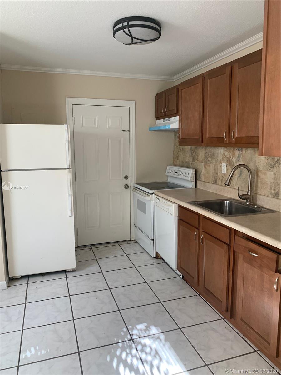 848 West 2nd Street Riviera Beach, FL 33404 - Photo 3 of 15 Gallery Image 3