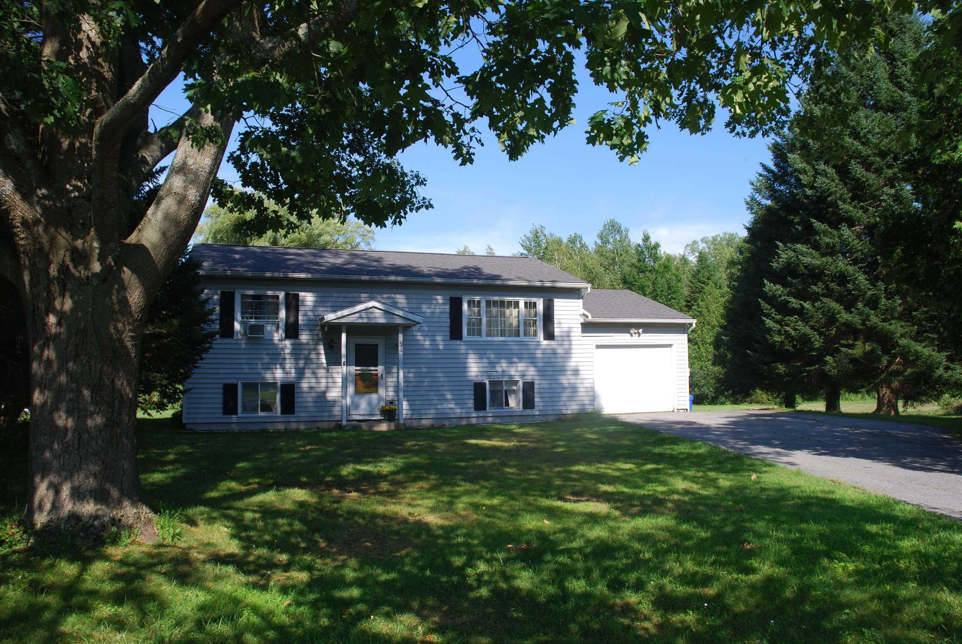54 Chelsea Road Essex, VT 05452 - Photo 1 of 20 Gallery Image 1