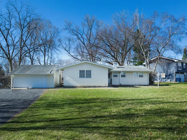 $325,000 | 3005 Green Meadow Lane, Cary, IL 60013