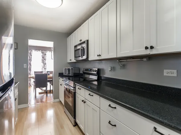$325,000 | 3005 Green Meadow Lane, Cary, IL 60013