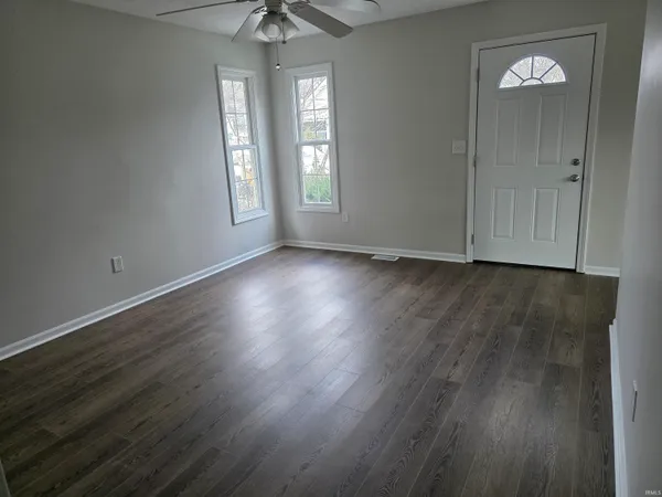 $1,500 | 1523 West 8th Street, Bloomington, IN 47404