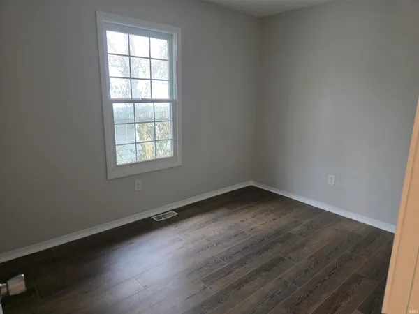 $1,500 | 1523 West 8th Street, Bloomington, IN 47404
