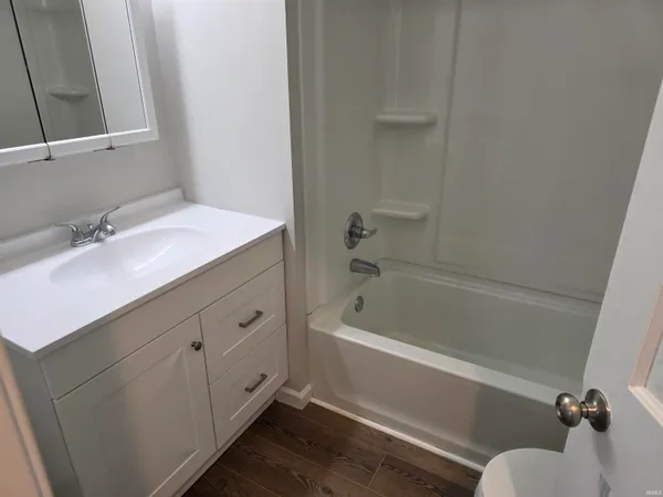 $1,500 | 1523 West 8th Street, Bloomington, IN 47404