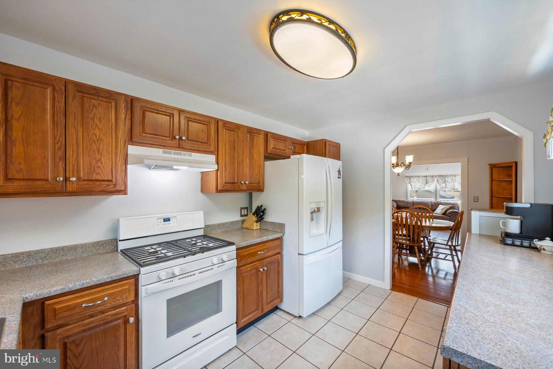 496 Maple Ridge Lane Odenton, MD 21113 - Photo 9 of 41 Gallery Image 9