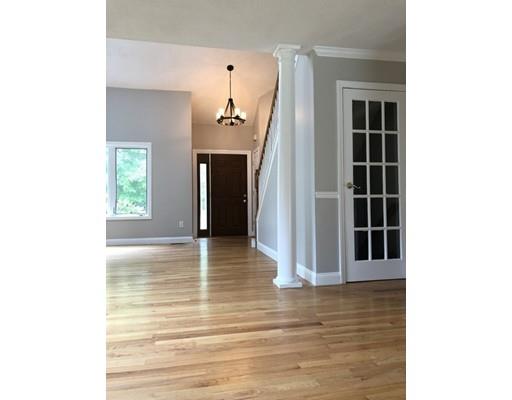 75 Locust Street Middleton, MA 01949 - Photo 5 of 27 Gallery Image 5