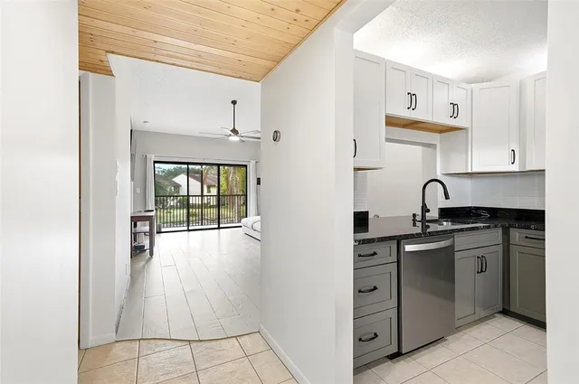 $279,900 | 3053 Carambola Circle South, Unit 3053, Coconut Creek, FL 33066