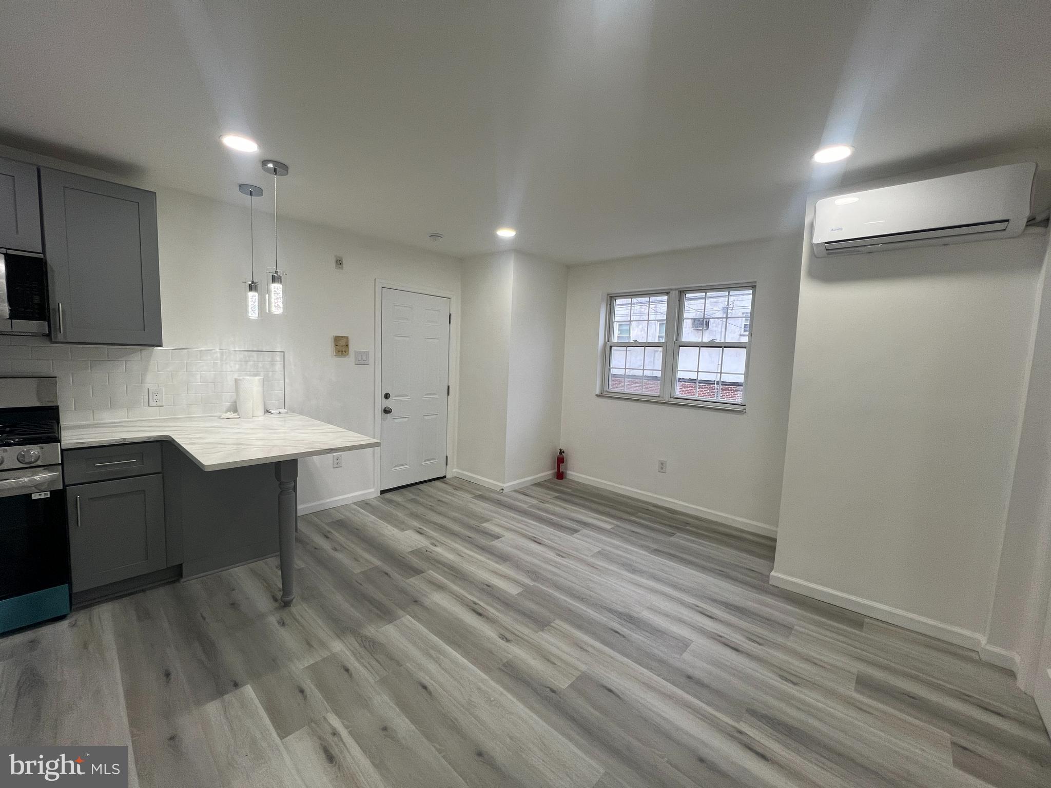 735 South 9th Street, Unit 4 Philadelphia, PA 19147 - Photo 13 of 17