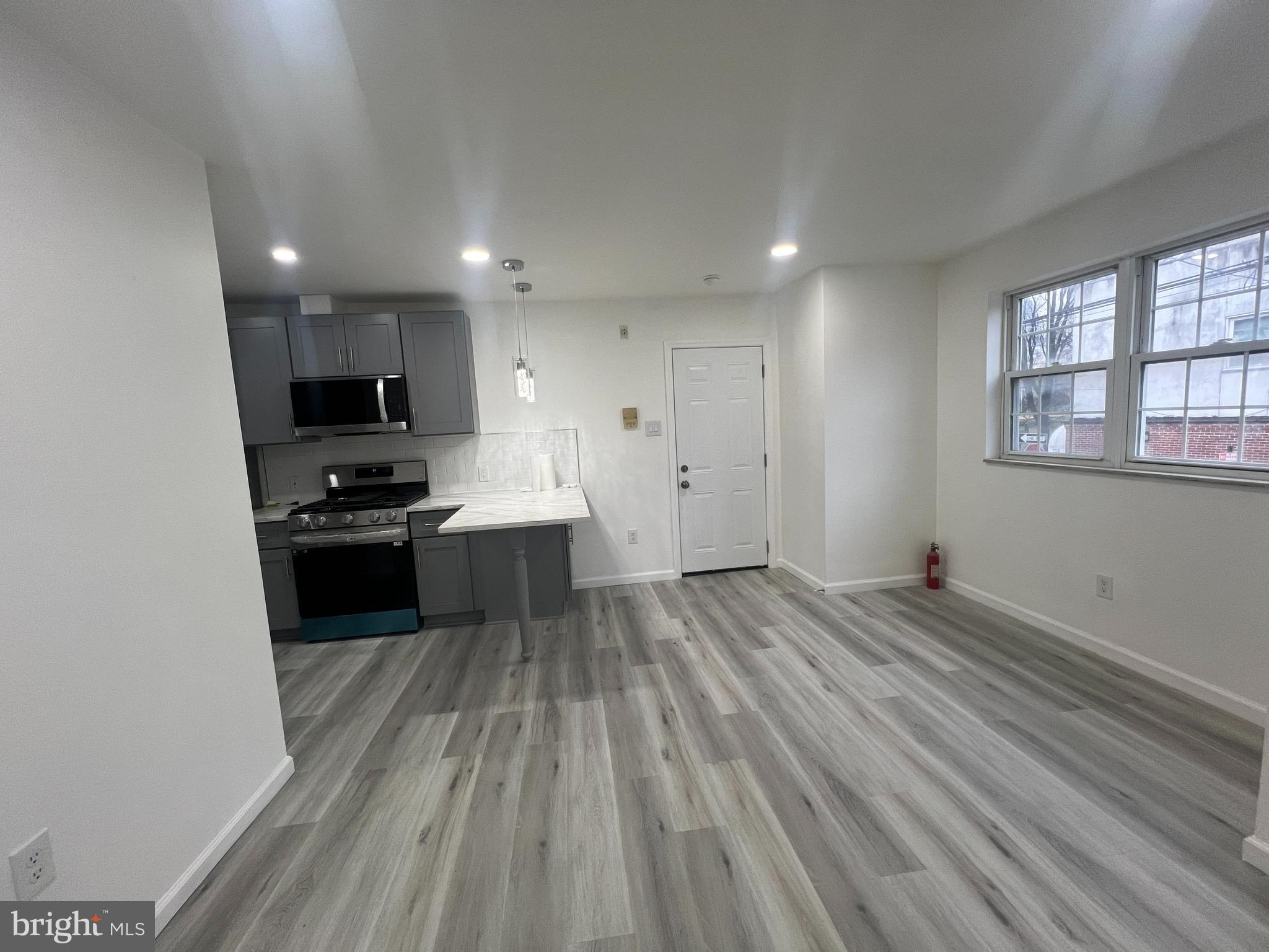 735 South 9th Street, Unit 4 Philadelphia, PA 19147 - Photo 3 of 17