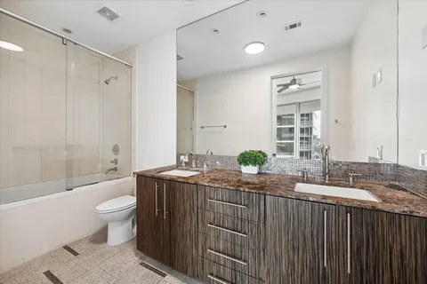 $475,000 | 1600 Post Oak Boulevard, Unit 1006, Houston, TX 77056