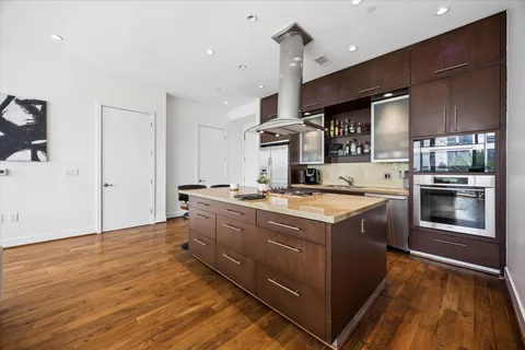 $475,000 | 1600 Post Oak Boulevard, Unit 1006, Houston, TX 77056