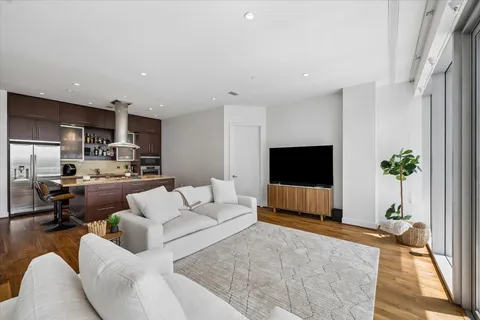 $475,000 | 1600 Post Oak Boulevard, Unit 1006, Houston, TX 77056