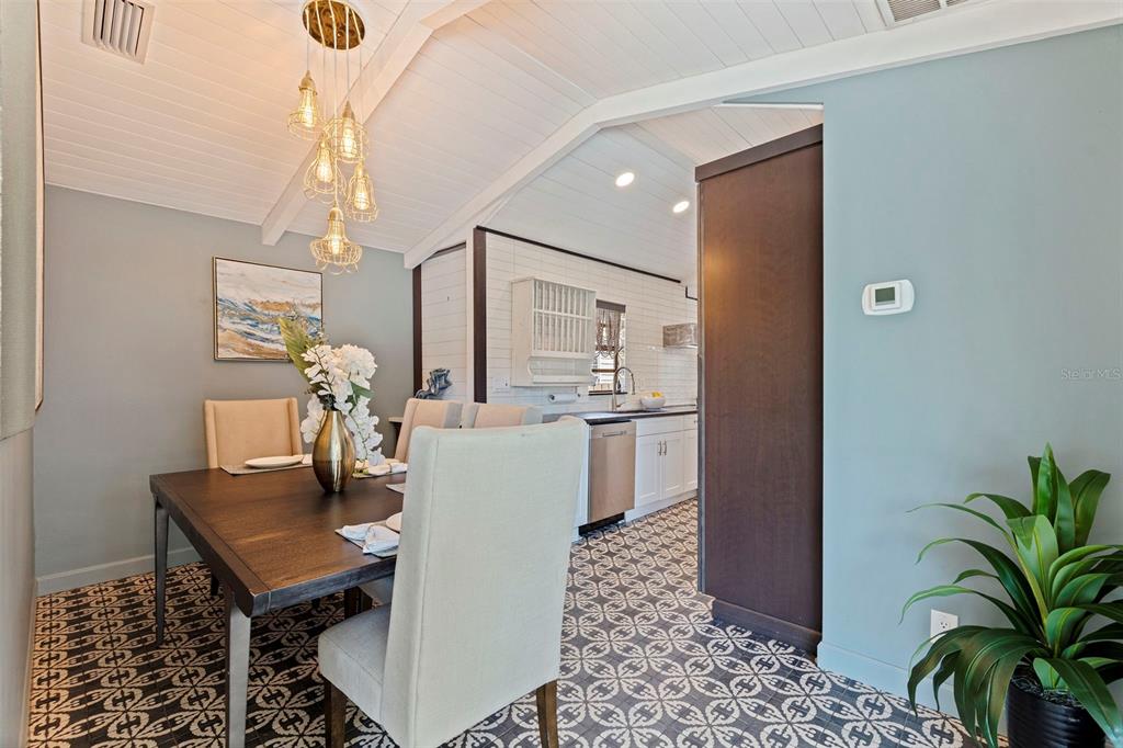 1610 14th Street North St. Petersburg, FL 33704 - Photo 16 of 38