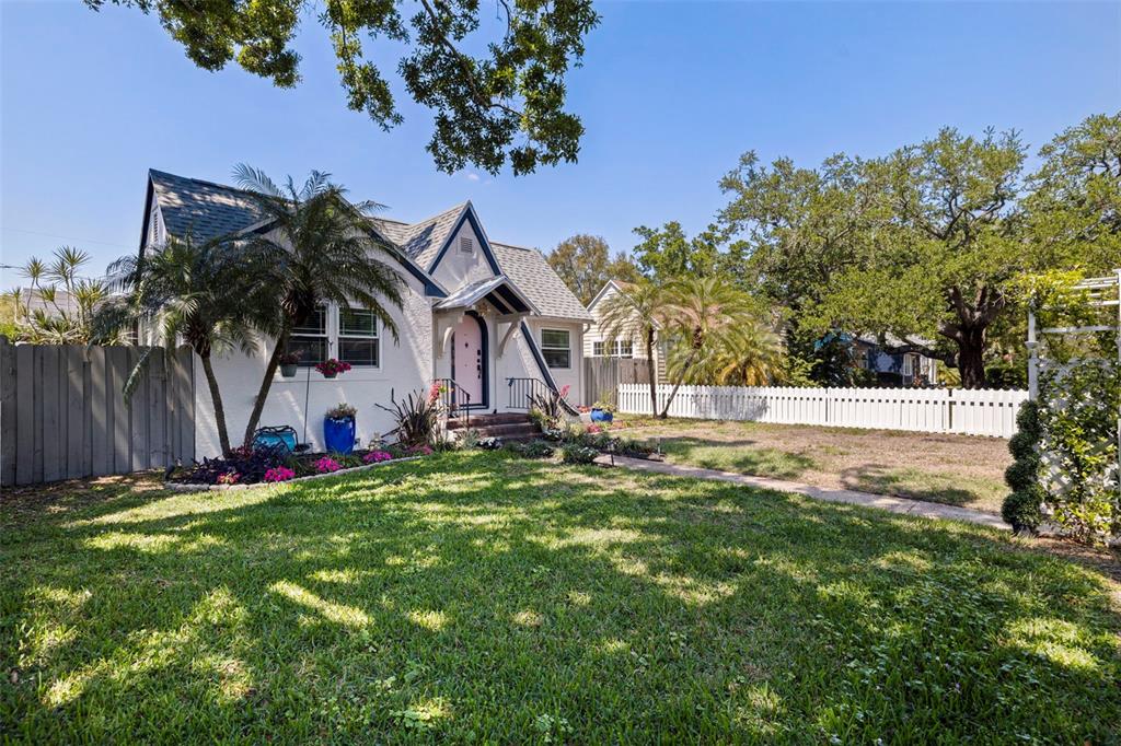 1610 14th Street North St. Petersburg, FL 33704 - Photo 2 of 38