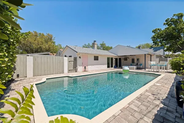 $895,000 | 1610 14th Street North, St. Petersburg, FL 33704