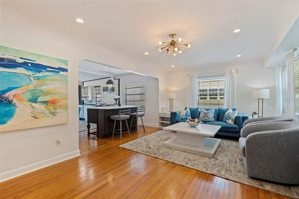 $895,000 | 1610 14th Street North, St. Petersburg, FL 33704