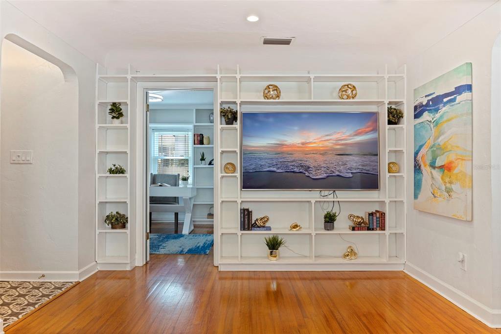 1610 14th Street North St. Petersburg, FL 33704 - Photo 6 of 38