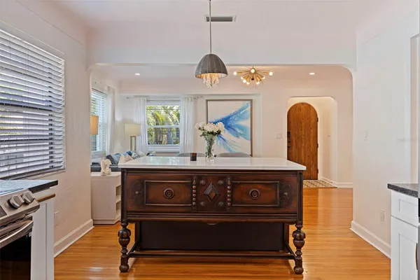 $895,000 | 1610 14th Street North, St. Petersburg, FL 33704