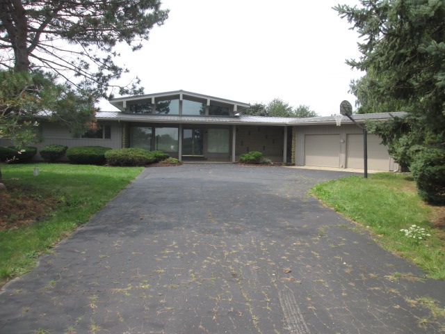 2255 North Delaney Road Owosso, MI 48867 - Photo 3 of 35