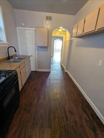 $1,900 | 7545 South May Street, Unit 3, Chicago, IL 60620