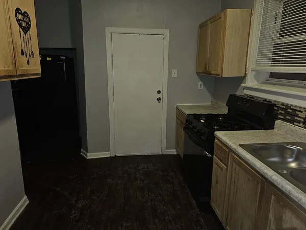 $1,900 | 7545 South May Street, Unit 3, Chicago, IL 60620