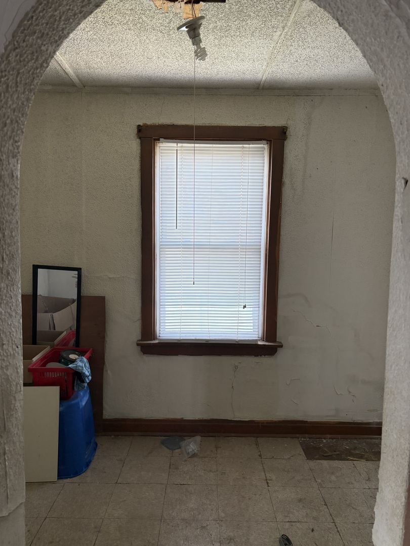 2014 West 52nd Street Chicago, IL 60609 - Photo 24 of 35 a view of a livingroom with a window