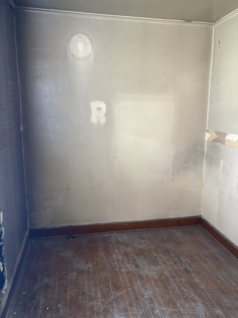 2014 West 52nd Street Chicago, IL 60609 - Photo 27 of 35 a view of a room