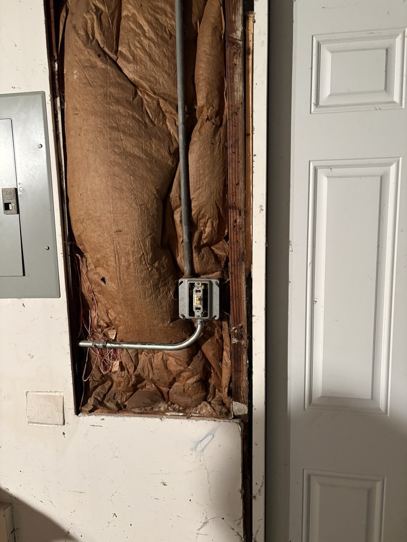 2014 West 52nd Street Chicago, IL 60609 - Photo 3 of 35 a view of water heater room