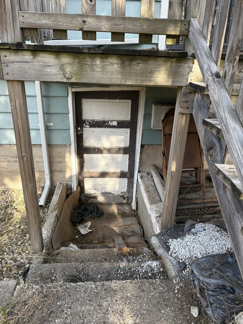 2014 West 52nd Street Chicago, IL 60609 - Photo 33 of 35 a view of a kitchen with a sink