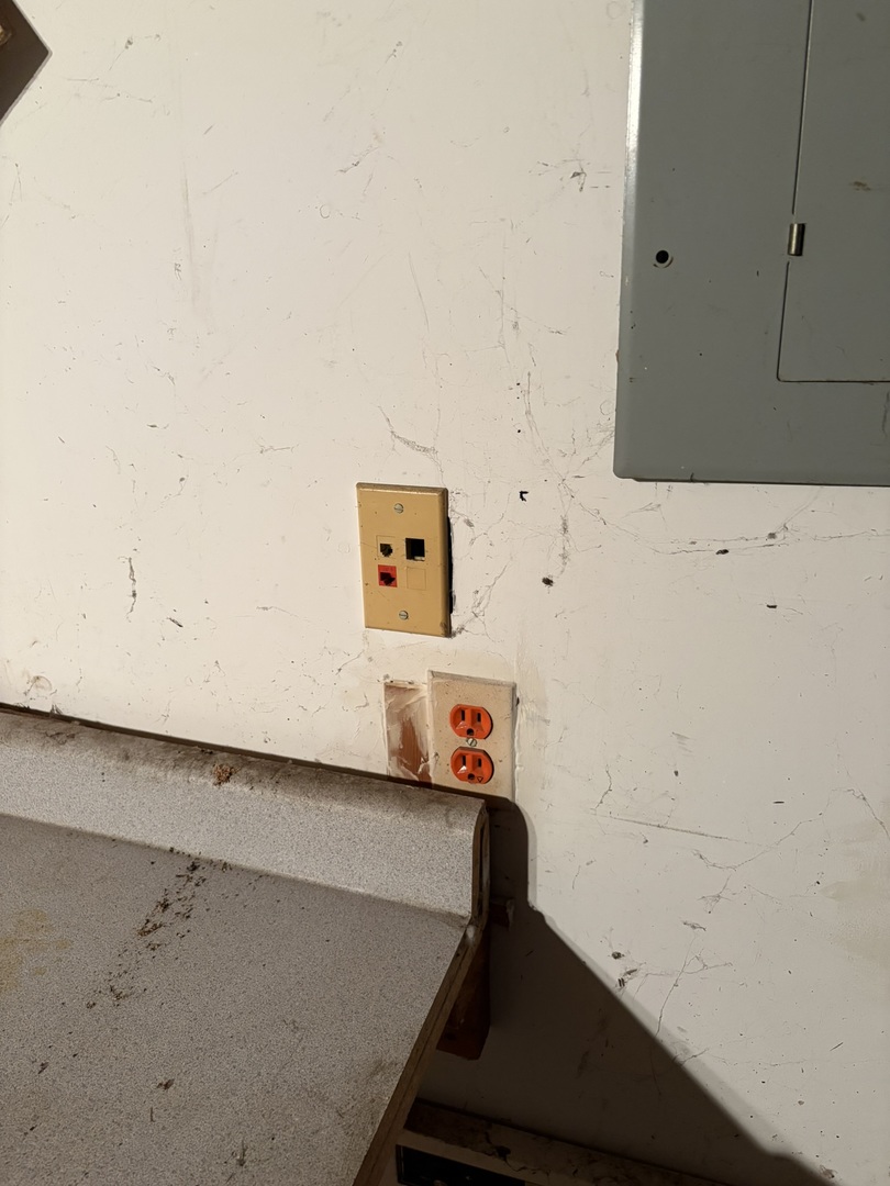 2014 West 52nd Street Chicago, IL 60609 - Photo 4 of 35 a close up of a sink