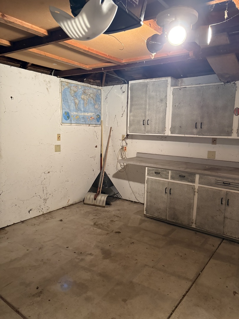 2014 West 52nd Street Chicago, IL 60609 - Photo 7 of 35 a view of a room with gym equipment