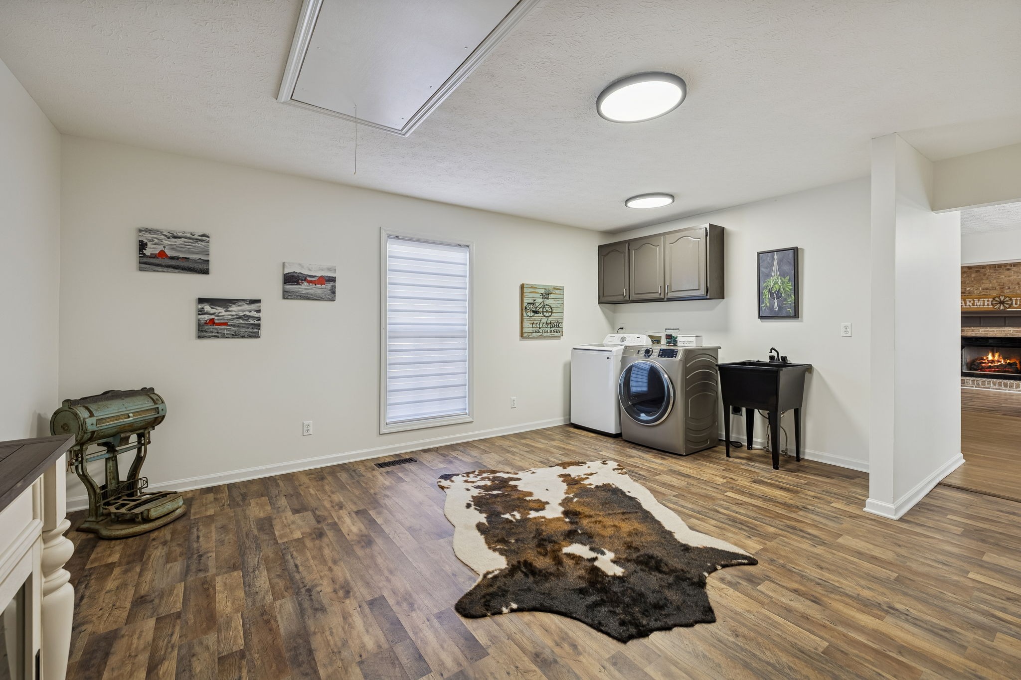 814 Denning Ford Road Portland, TN 37148 - Photo 35 of 99 a view of a livingroom with furniture and a ceiling fan