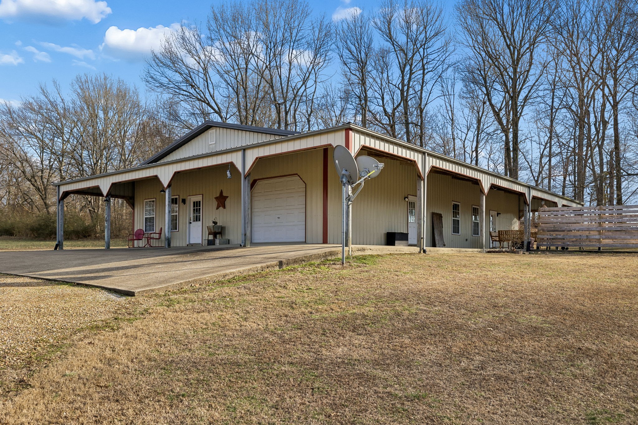 814 Denning Ford Road Portland, TN 37148 - Photo 59 of 99 a front view of a house with a garden