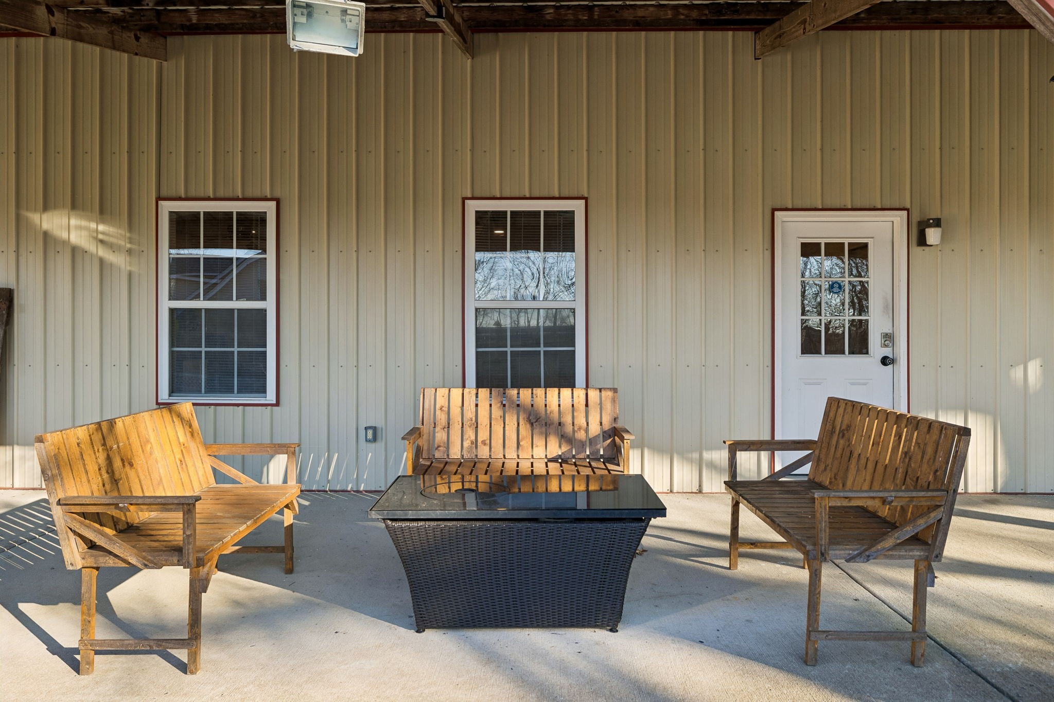 814 Denning Ford Road Portland, TN 37148 - Photo 82 of 99 a living room with furniture and a window
