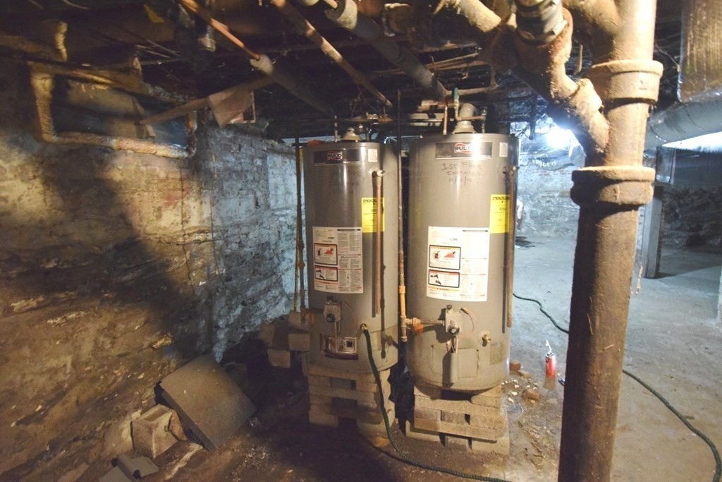 6 Pelham Street Worcester, MA 01609 - Photo 14 of 23