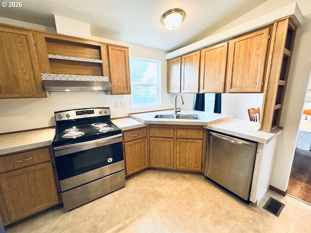 2438 Maia Loop Springfield, OR 97477 - Photo 12 of 26 Kitchen