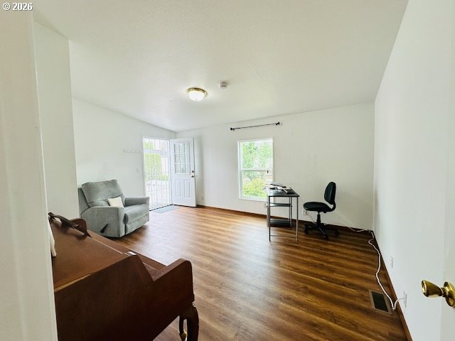 2438 Maia Loop Springfield, OR 97477 - Photo 20 of 26 Bedroom