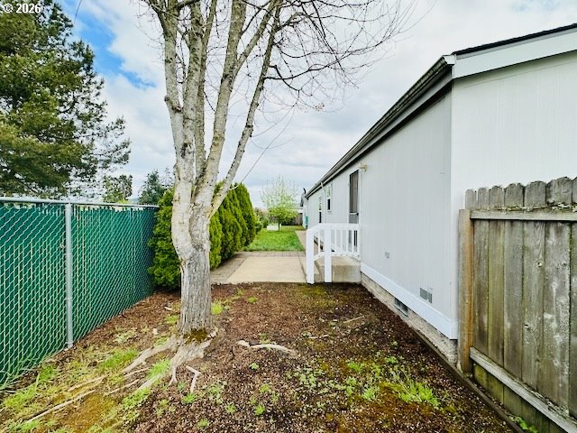 2438 Maia Loop Springfield, OR 97477 - Photo 24 of 26 Backyard