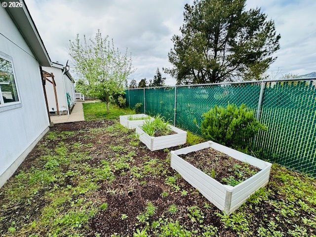 2438 Maia Loop Springfield, OR 97477 - Photo 25 of 26 Garden