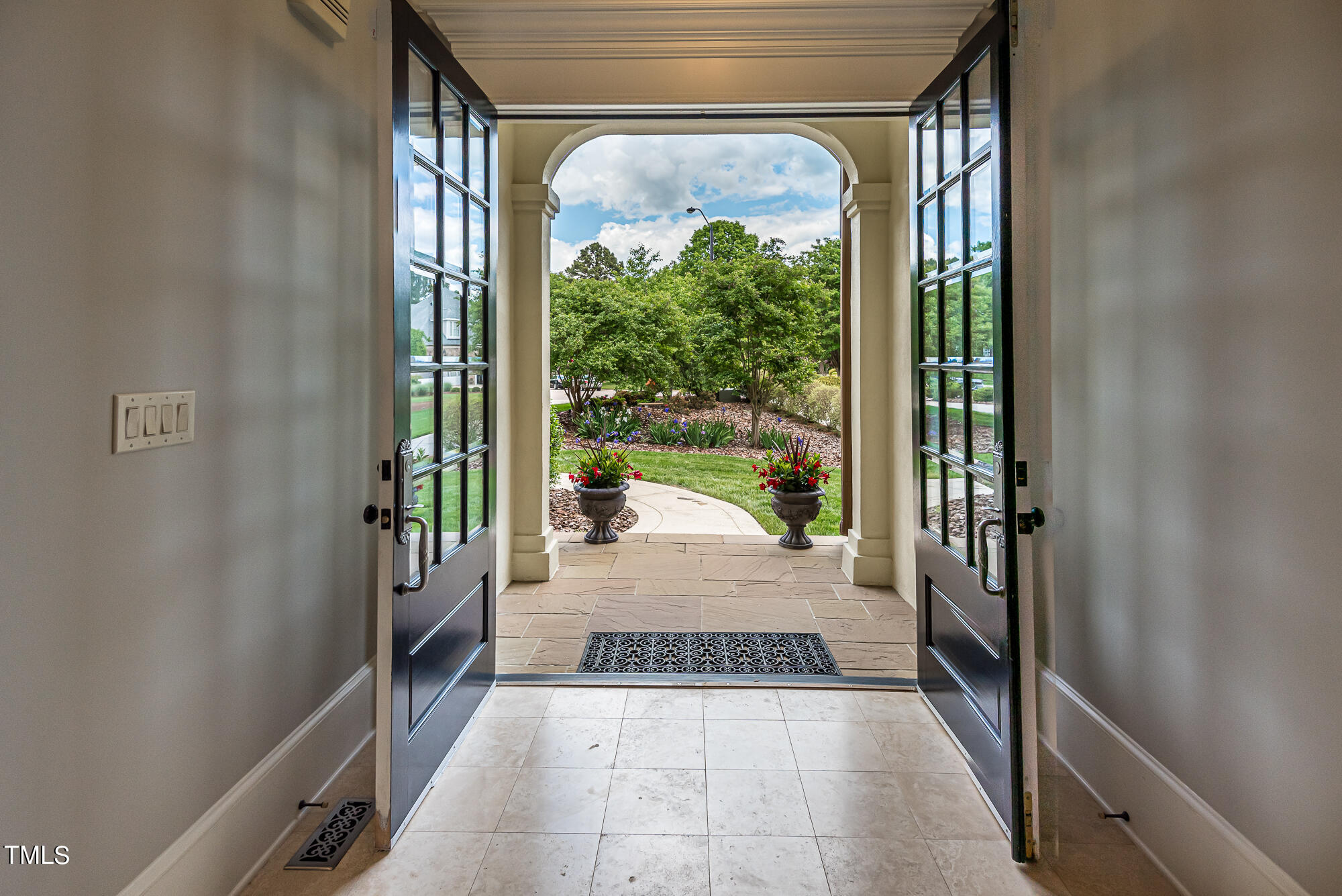 8905 Mildenhall Court Raleigh, NC 27615 - Photo 5 of 60 Real_Estate_Sophia_Griffies_8905_Mildenh