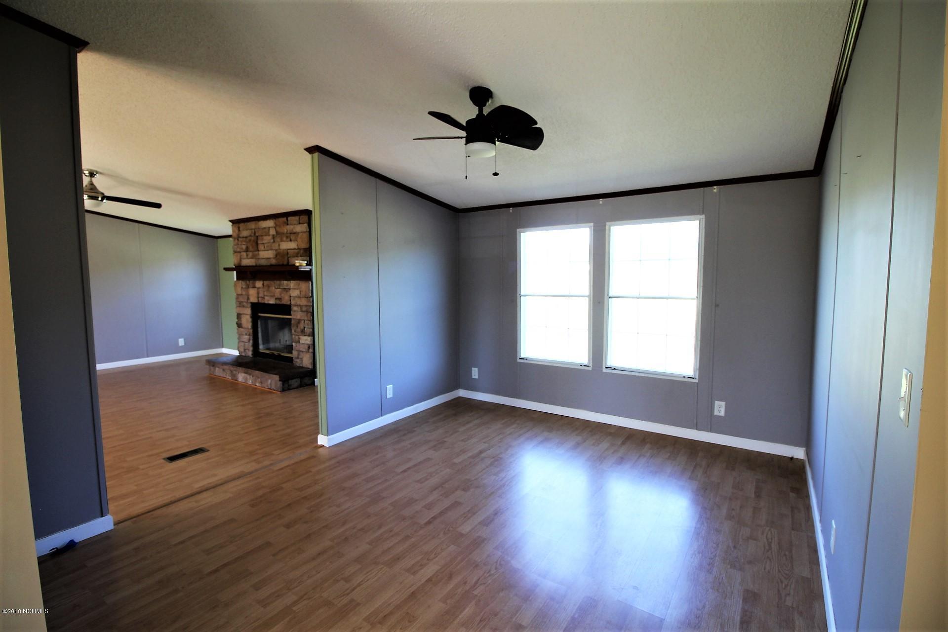 250 Taylor Road Havelock, NC 28532 - Photo 25 of 51 Dining room