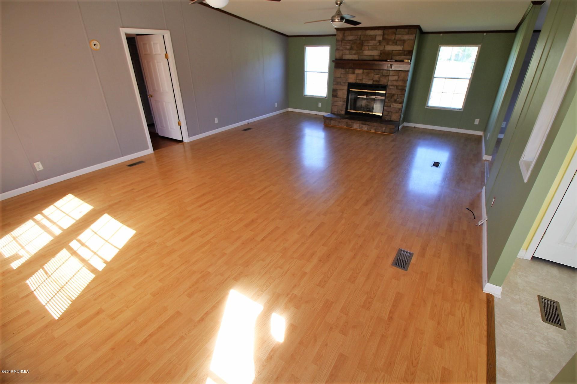250 Taylor Road Havelock, NC 28532 - Photo 7 of 51 Living Room